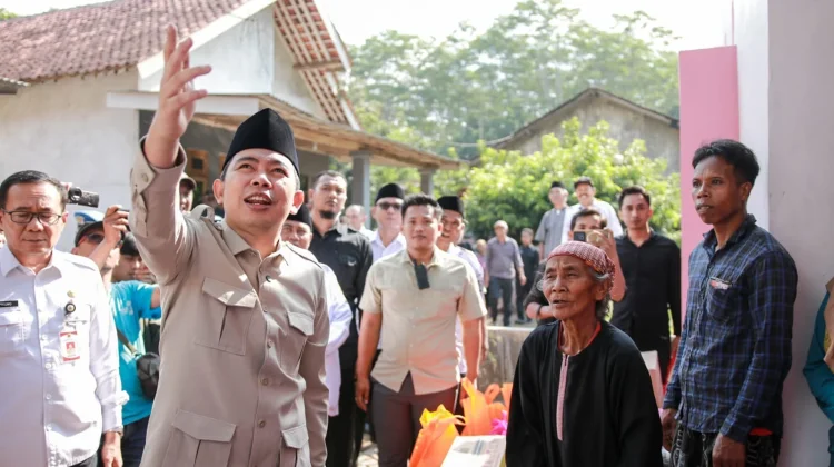 Puluhan Tahun Tinggal di Rumah Bocor, Salami Kini Bisa Tidur Tenang