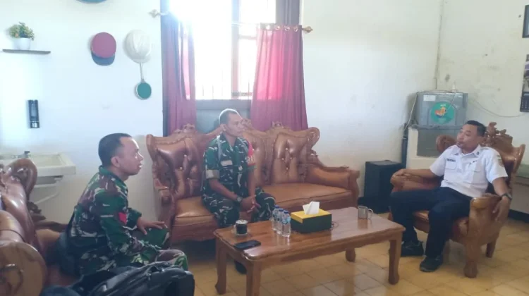 TNI di Lumajang Gelar Komsos Dengan Stasiun KAI Klakah