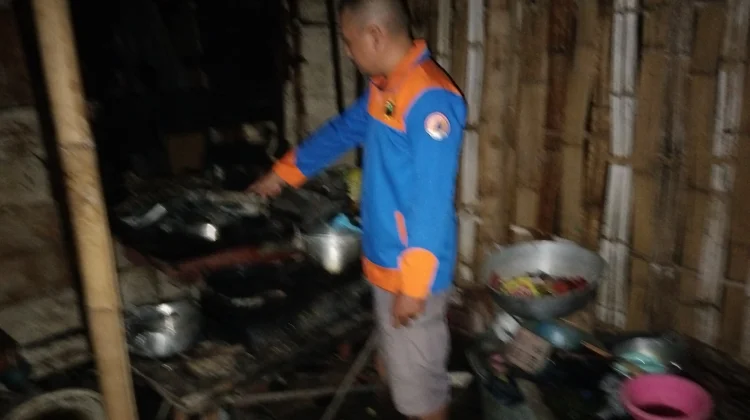 Lupa Matikan Kompor, Dapur Warga Situbondo Terbakar