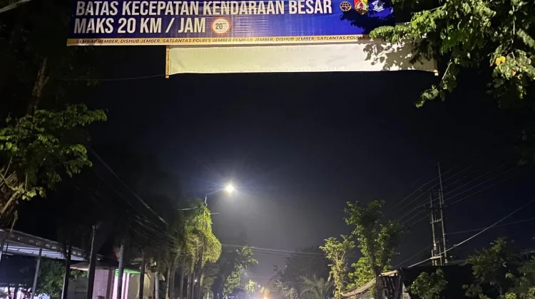 Polres Jember Batasi Kecepatan Truk di Jalur Kasiyan–Puger