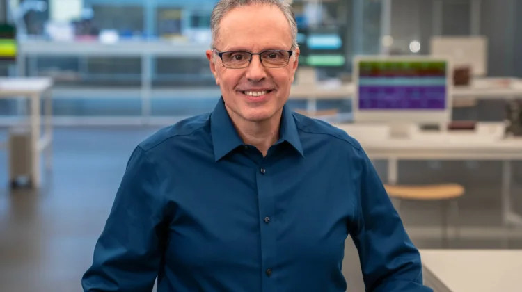 Apple Tunjuk Johny Srouji sebagai Chief Hardware Officer