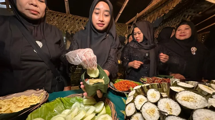 Aroma Sego Lemeng Hidupkan Malam Festival "Janda Reni"