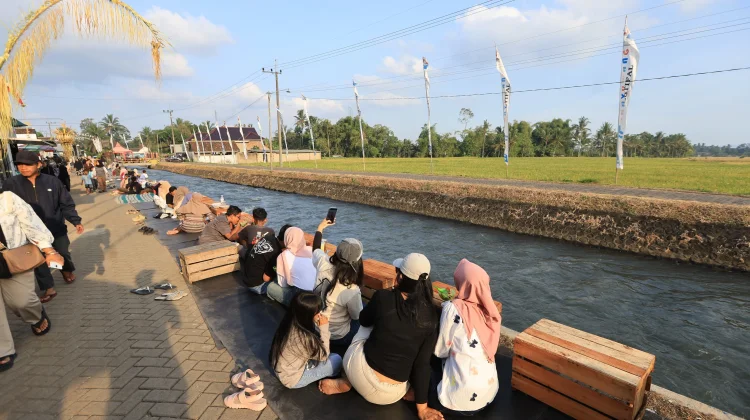 Pesona Senja Glenmore, Ngopi di Kaki Gunung Raung