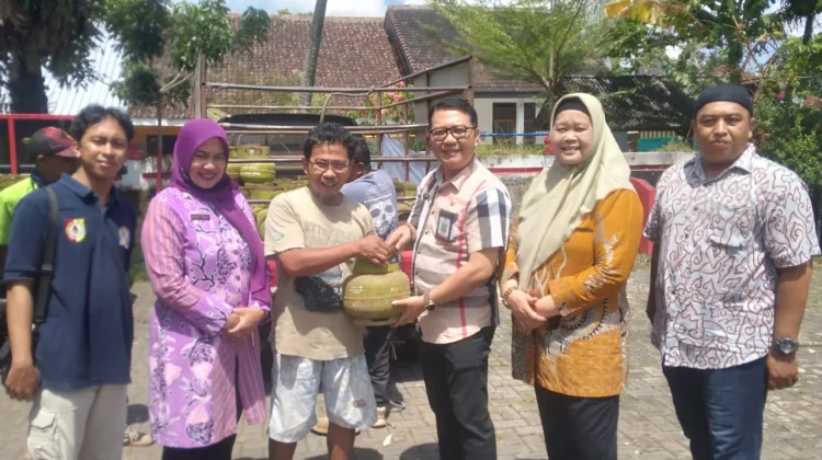 Operasi Pasar Murah Rambipuji Diserbu Warga, Ratusan Gas Melon Ludes