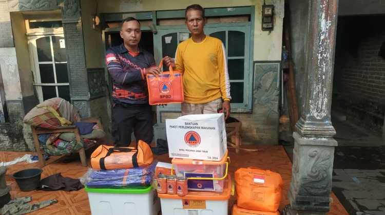BPBD Jember Bantu Korban Terdampak Angin Kencang
