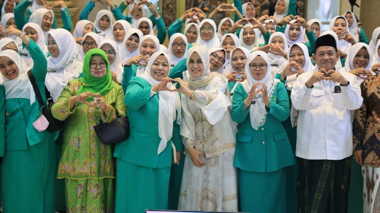 Fatayat NU Kencong Lantik 66 Pengurus, Siap Perkuat Sinergi Daerah