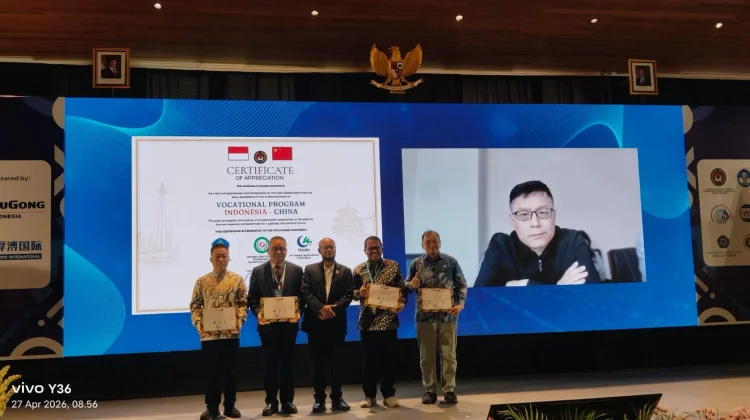 Polije Raih Peghargaan dalam Konferensi Internasional China