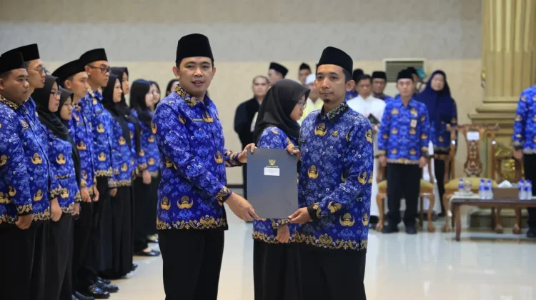 Bupati Jember Lantik 223 PNS, Tekankan Kolaborasi Tekan Kemiskinan
