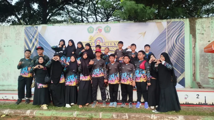 Dzunnurain Archery Lumajang Berhasil Menembus Empat Besar