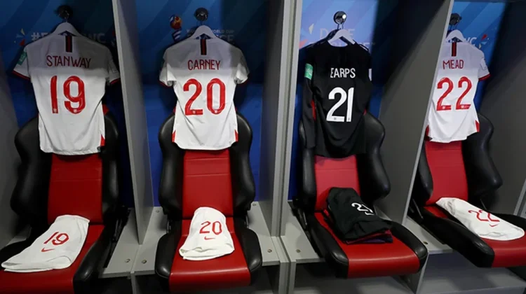Kit Man, Amankan Perlengkapan di Balik Sorotan Lapangan