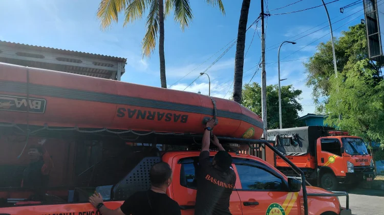 Nelayan Tersapu Ombak di Pantai Watu Ulo, Tim SAR Lakukan Pencarian