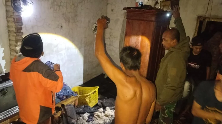 Rumah Permanen Rusak Total karena Terbakar