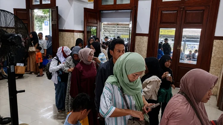 Libur Panjang Hari Buruh, Penumpang Daop 9 Naik 48 Persen