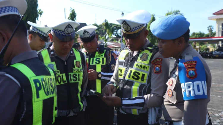 Kapolres Situbondo Sidak Handphone Anggota Pastikan Aman Judol