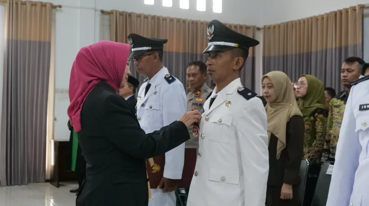 Lantik 3 Pj Kades Baru, Bunda Indah Warning Keras Soal Transparansi Dana Desa!