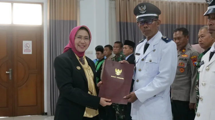 Lantik 3 Pj Kades Baru, Bunda Indah Warning Keras Soal Transparansi Dana Desa!