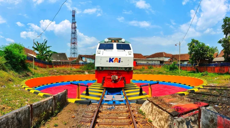 Spoor Putar Era Belanda di Daop 9 Jember Masih Digunakan