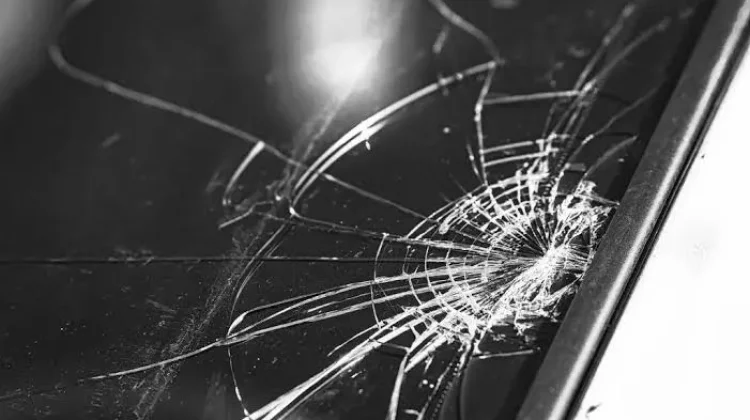 Polisi Selidiki Teror Pelemparan Batu ke Mobil di Lumajang