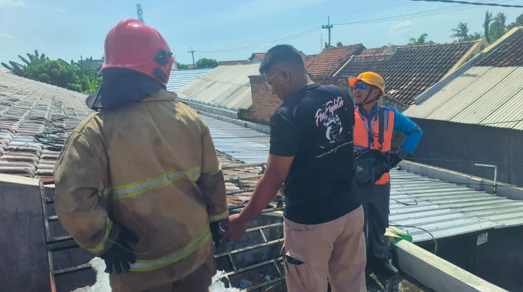 Gudang Kardus di Banyuwangi Terbakar Diduga Akibat Korsleting