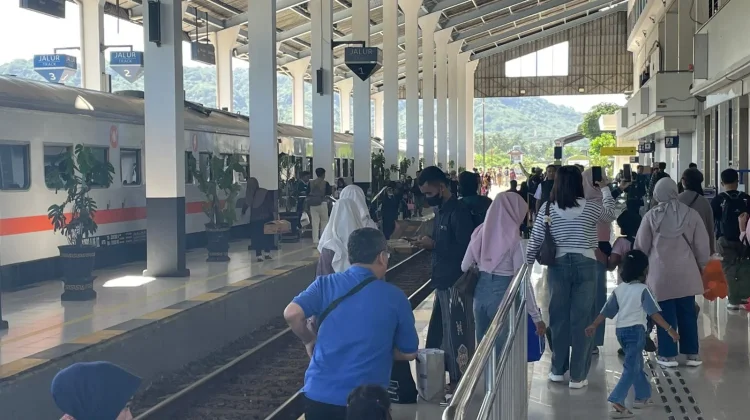 KA Pandanwangi Layani 371 Ribu Penumpang dalam Empat Bulan