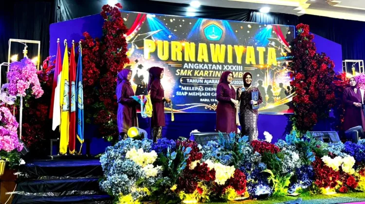 SMK Kartini Jember Lepas 191 Siswa Angkatan XXXIII