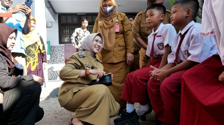 Dari Sepatu hingga Gizi, Sekolah Jadi Titik Awal Perlindungan Anak