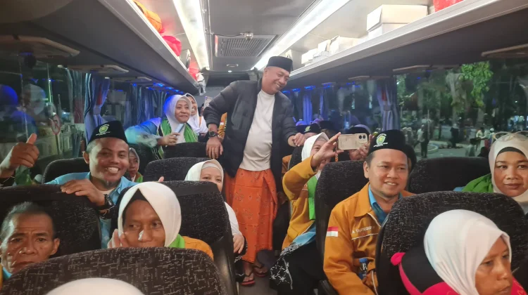 Bupati Situbondo Berangkatkan CJH Tahap Pertama