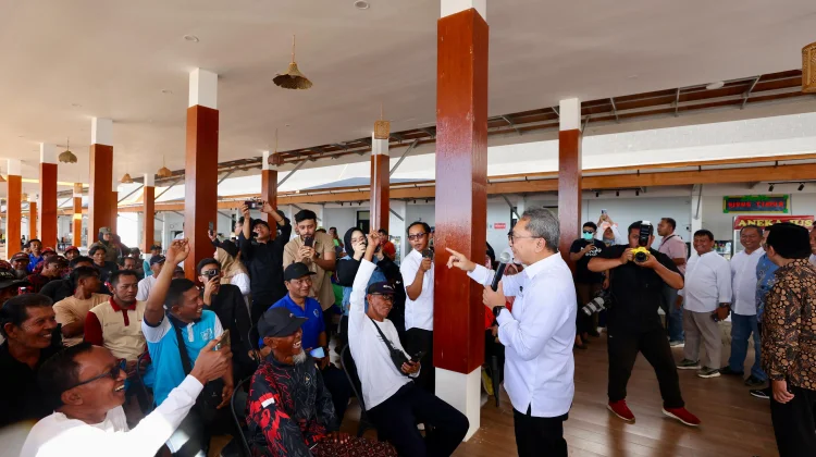 Nelayan Lateng Berharap Ada SPBU Khusus Nelayan