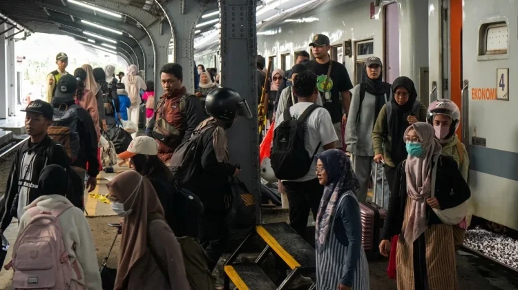 Penumpang Kereta Daop 9 Tembus 54 Ribu saat Long Weekend