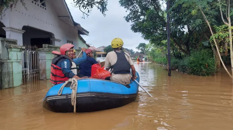Gerak Cepat BPBD Lumajang Tangani Banjir Luapan Semeru di Tengah Musim Kemarau