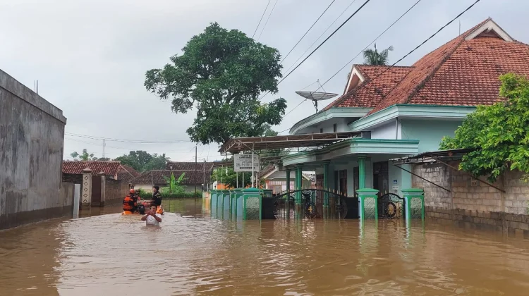 Gerak Cepat BPBD Lumajang Tangani Banjir Luapan Semeru di Tengah Musim Kemarau