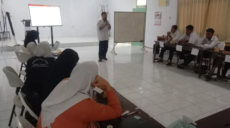 Calon Relawan KSR PMI Jember Jalani Pembekalan Dasar Kemanusiaan