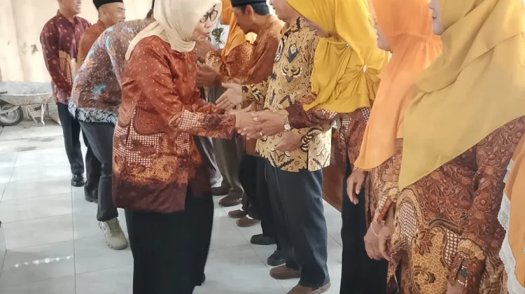 Semangat Pengabdian Tak Pernah Pensiun, Pengurus PWRI Candipuro Resmi Dilantik