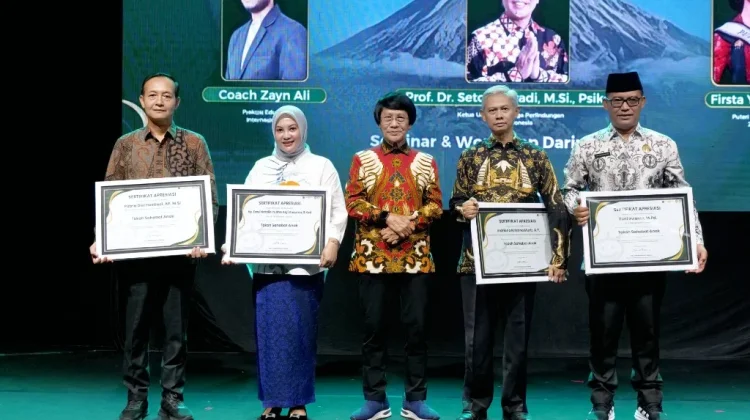 Dewi Natalia: Karakter Anak Tak Bisa Diunduh dari Internet