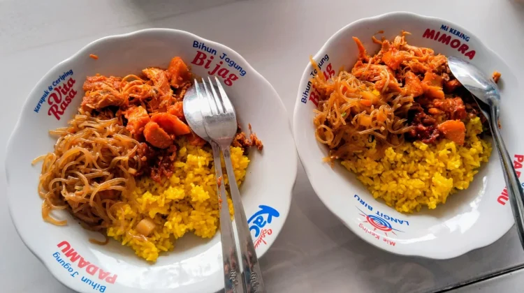 Rekomendasi Sarapan Nasi Kuning di Jember yang Banyak Dicari