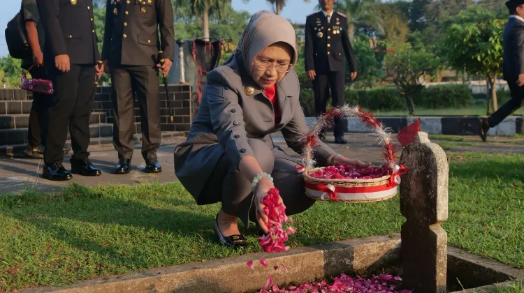 Bupati Lumajang Bersama Forkopimda Gelar Upacara Ziarah di TMP Kusuma Bangsa