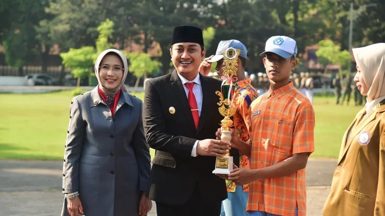 Bupati Lumajang Dorong Masyarakat Tingkatkan Kualitas Bangsa