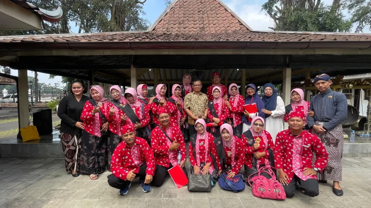 Menggali Ilmu Karawitan di Balik Tembok Keraton
