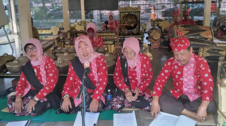 Menggali Ilmu Karawitan di Balik Tembok Keraton