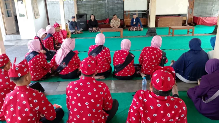 Menggali Ilmu Karawitan di Balik Tembok Keraton