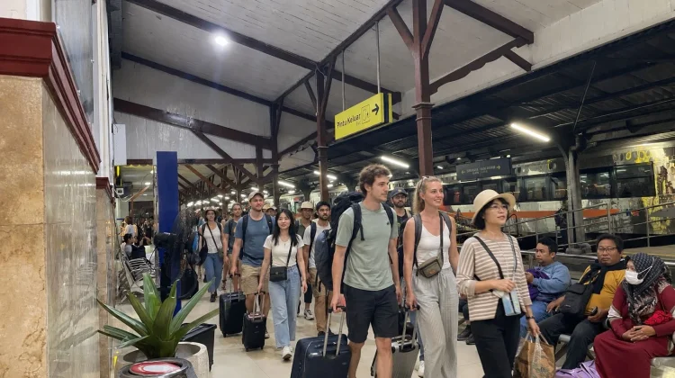 KA Pandalungan 2 Beroperasi dengan Diskon 30 Persen