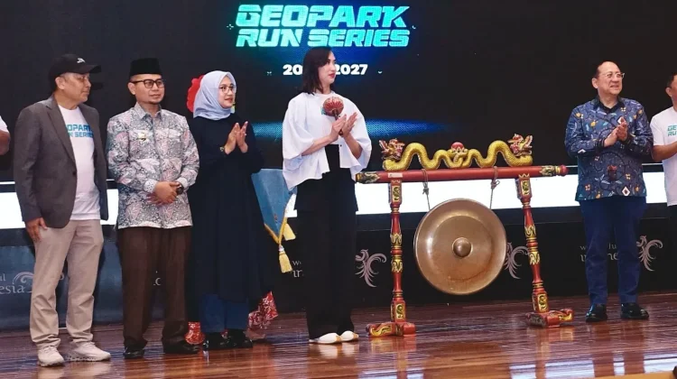 Kemenpar Promosikan Geopark Ijen Lewat Ajang Lari Nasional