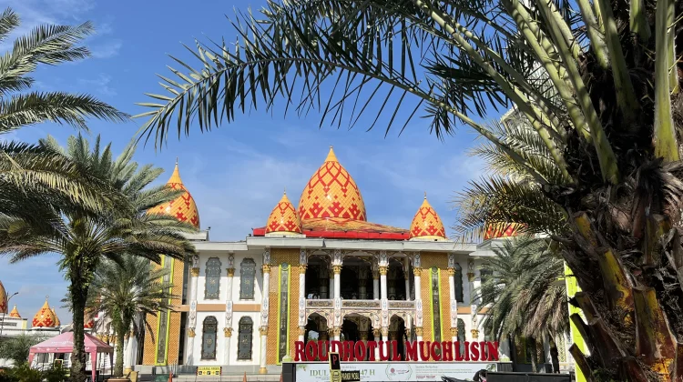 Masjid Roudhotul Muchlisin Siapkan Area Parkir Jamaah Salat Iduladha