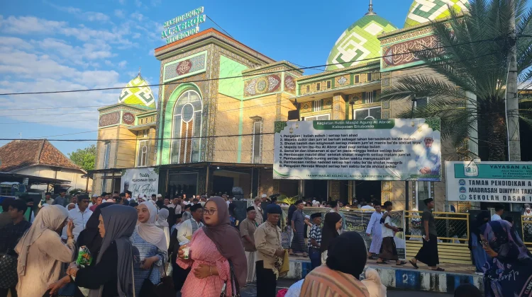 Ribuan Jemaah Shalat Idul Adha di Masjid Al-Abror