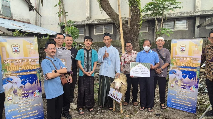 SMAK St Paulus dan Paroki St Yusup Jember Donasi Hewan Qur'ban