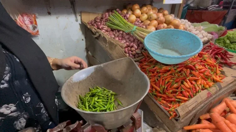 Harga Bumbu Dapur di Pasar Tanjung Jember Naik