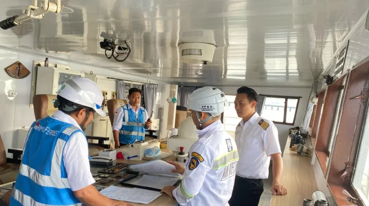 KSOP Panarukan Uji Petik Kelaiklautan Kapal Penumpang