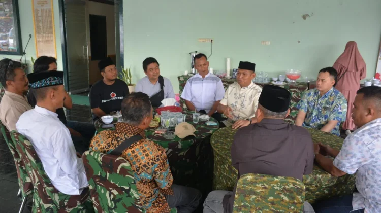 Puluhan Warga Jember Datangi Kodim 0824