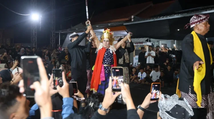 Seblang Bakungan Sedot Wisatawan Libur Idul Adha