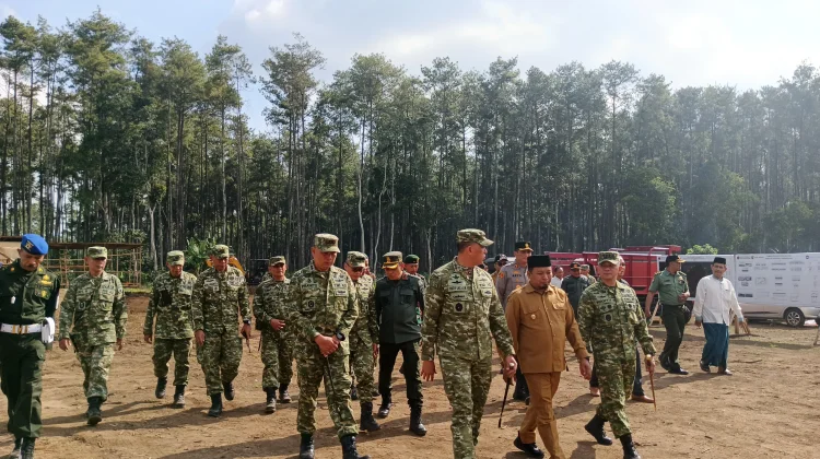 Pangdam V Brawijaya Tinjau Lokasi Pembangunan Yonif TP Bondowoso